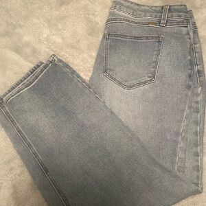 1822 Straight Cut Medium Wash Jeans